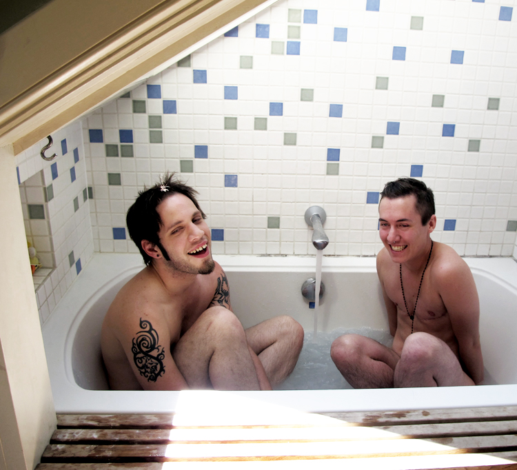 Wolf hudson and james darling  s bath tub scene queer porn tv