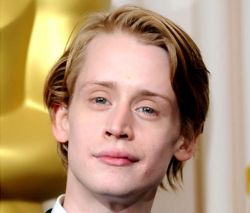 Macaulay culkin hangs out with porn star outside sex club ny 